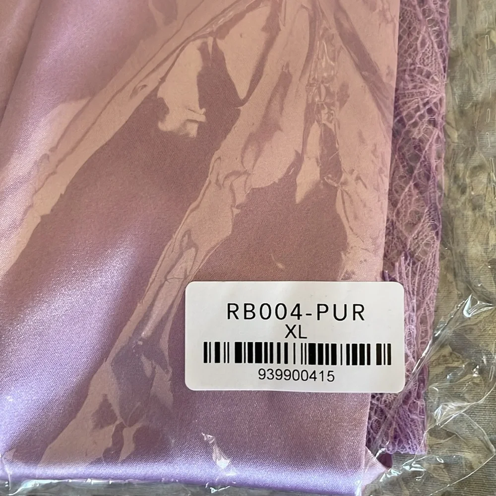 Mentionables Robe - Picture 6 of 11